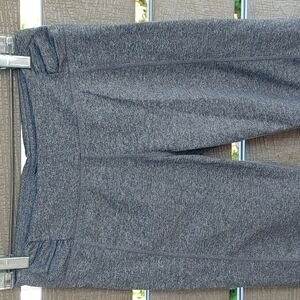 Kirkland signature Capri leggings‎ size M gray